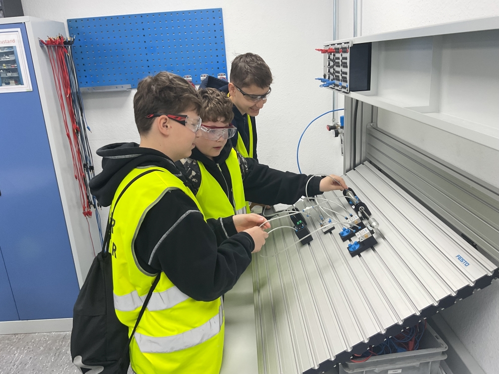 Foto_Betriebsbesichtigung_IMI